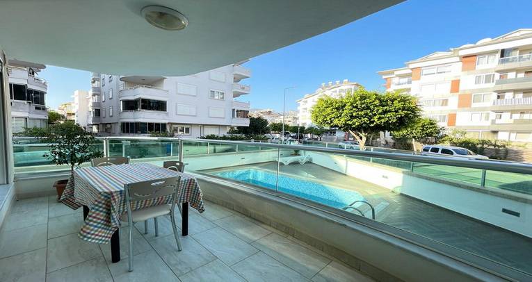 2+1 apartment in Oba with facilities